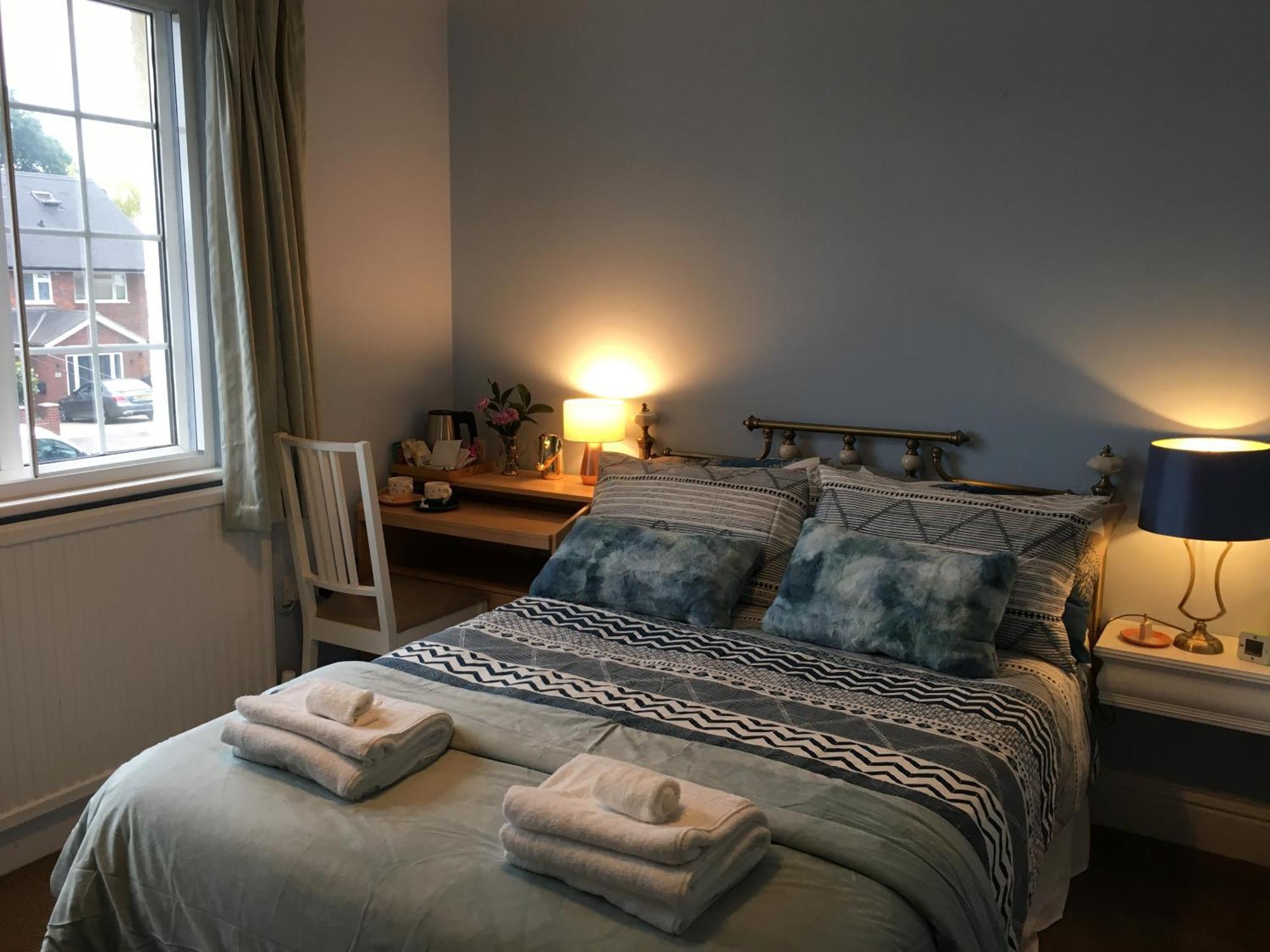 Leafy Suburban Bed And Breakfast Northwood  Eksteriør billede