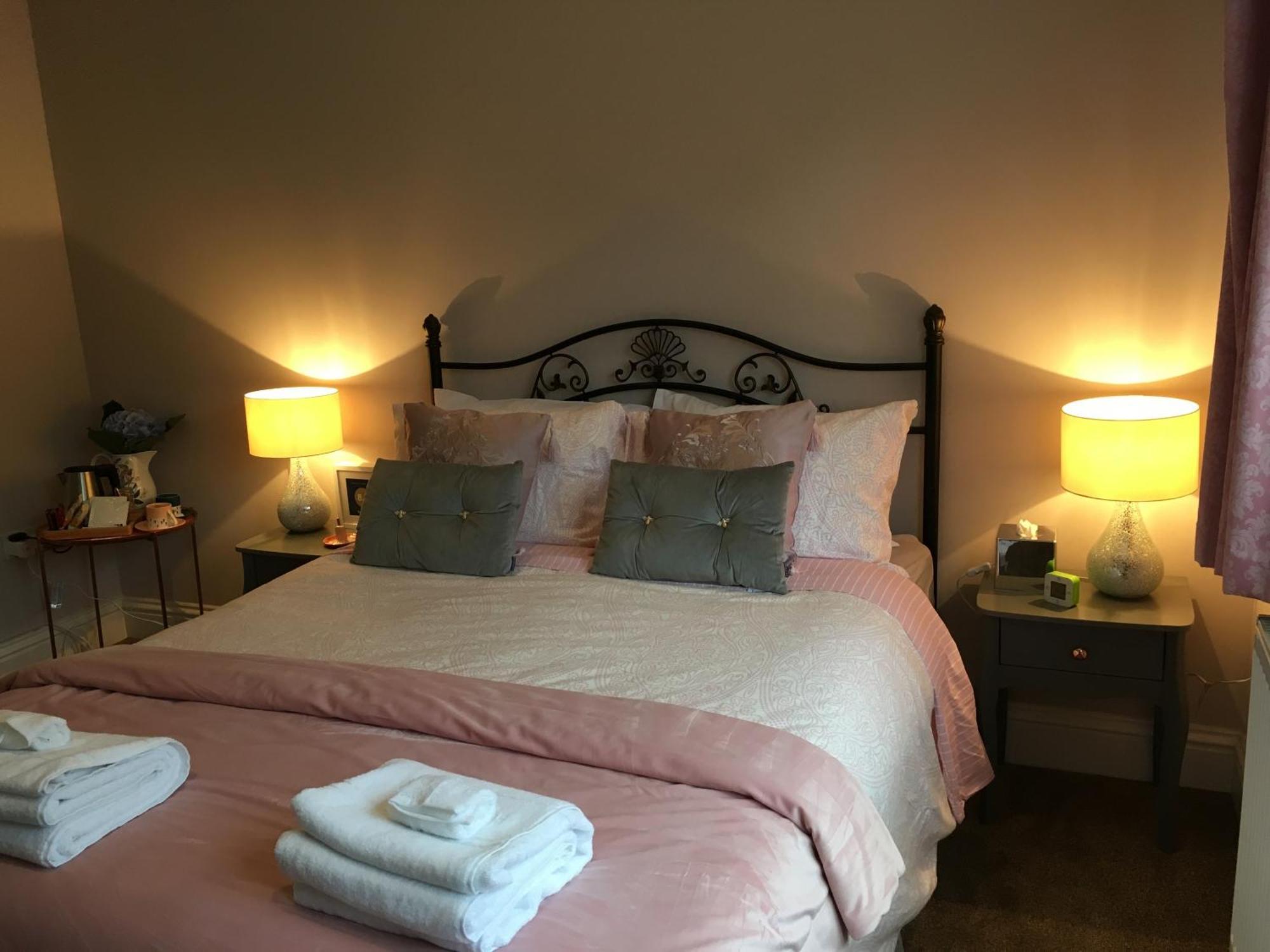 Leafy Suburban Bed And Breakfast Northwood  Eksteriør billede