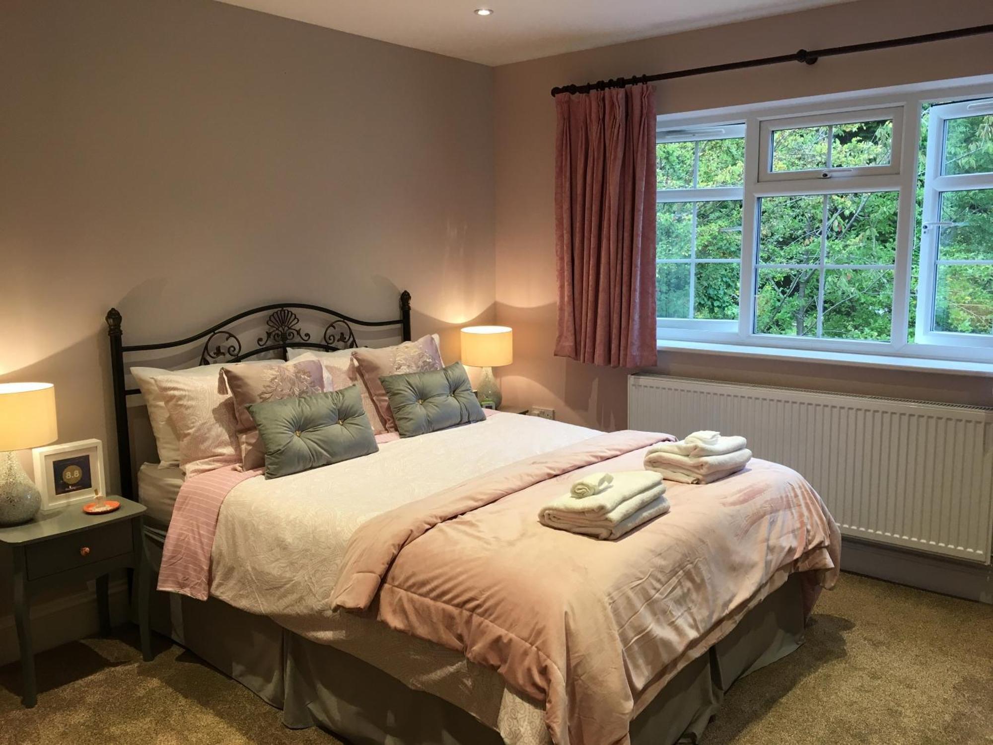Leafy Suburban Bed And Breakfast Northwood  Eksteriør billede